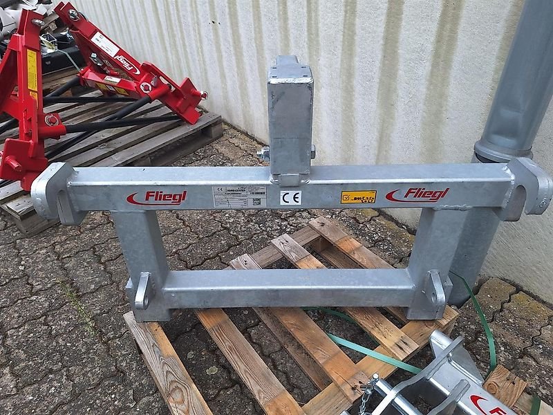 Fliegl FRONTLADERADAPTER FÜR GERÄTE