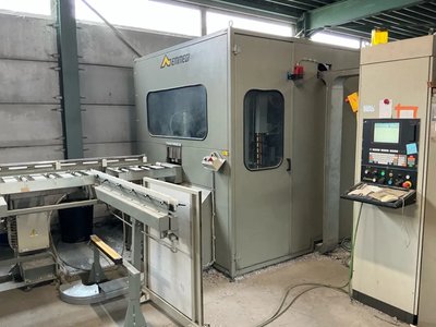 2001 Emmegi Quadra CNC Universal-Bearbeitungszentren für Aluminiumprofile / Voll funktionsfähig