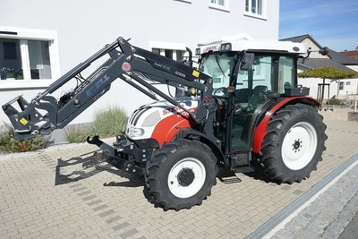 Steyr 4065 Kompakt. Erst 1300 Std. Super Zustand. Top Ausstattung!!
