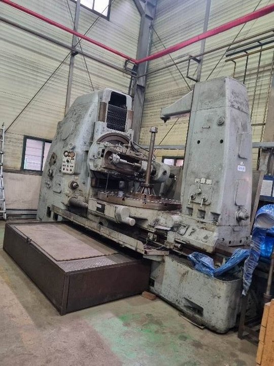 Gear Hobbing Machines LIEBHERR L 2200
