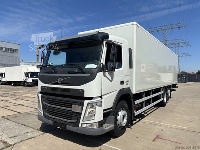 LKW mit Getränkekofferaufbau Volvo FM 330 6x2 , Lift-Lenkachse, 2 t LBW gebraucht