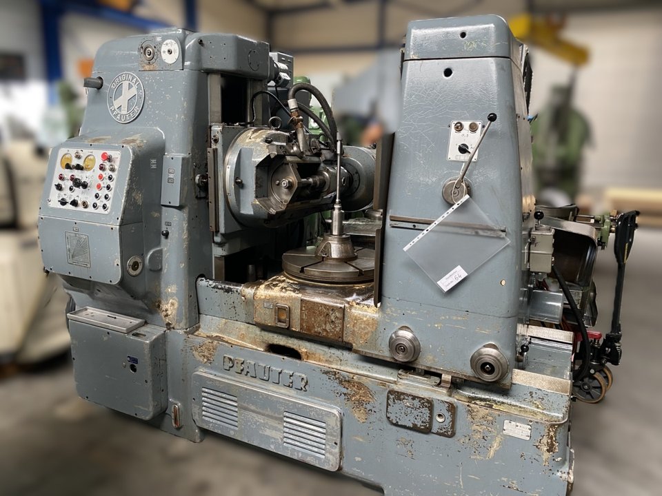 Gear Hobbing Machines PFAUTER P 630