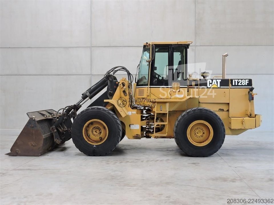 Radlader CATERPILLAR IT28F gebraucht