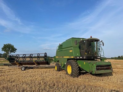 John Deere 2066