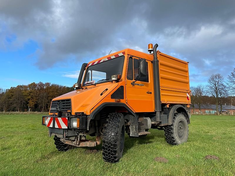 Mercedes-Benz U90