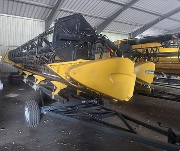 New Holland Varifeed 10,70 m Schneidwerk mit TAM-Transportwagen