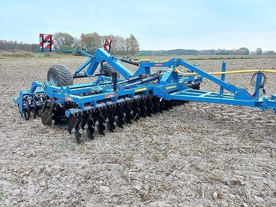 Agripol Titanum Kurzscheibenegge mit Fahrwerk 4,5m