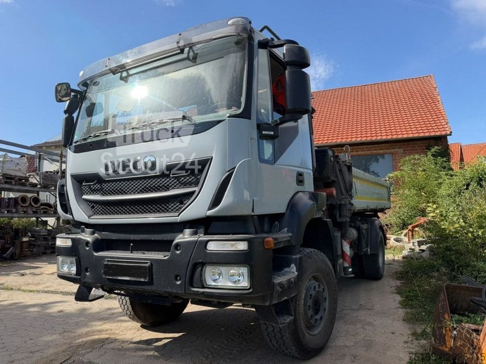 Kipper LKW IVECO TRACKER AD 190T36 W 2-Achs Allradkipper Kran Atl gebraucht