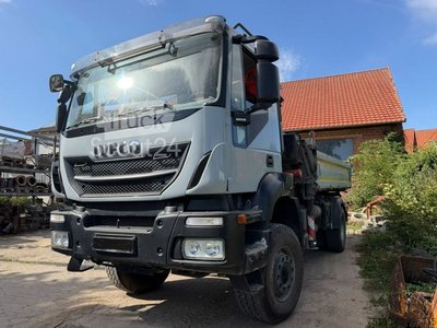 Kipper LKW IVECO TRACKER AD 190T36 W 2-Achs Allradkipper Kran Atl gebraucht