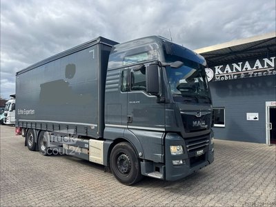LKW mit Pritsche & Plane MAN 26.470 XXL TGX  Mitnahmestapler Moffett M4 NX gebraucht