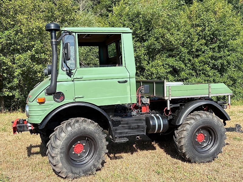 Mercedes-Benz 407