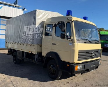 Transporter mit Pritsche & Plane MERCEDES-BENZ 811 großes Haus / Doka 6 Sitzer 2x AHK gebraucht