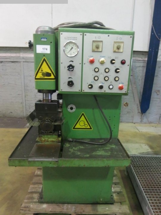 Centreless Grinding Machines HEGENSCHEIDT 7489