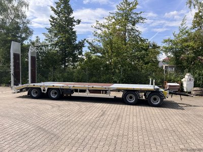Tieflader Anhänger Möslein T4 VB H1 gerade  neuer 4 Achs Tieflader gerade Ladefläche neu