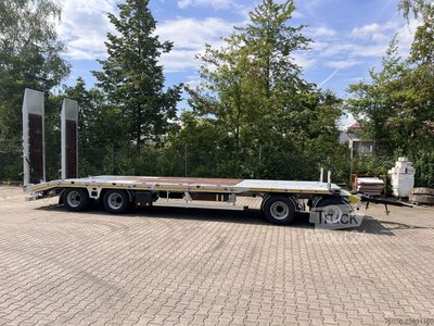Tieflader Anhänger Möslein T4 VB H1 gerade  neuer 4 Achs Tieflader gerade Ladefläche neu