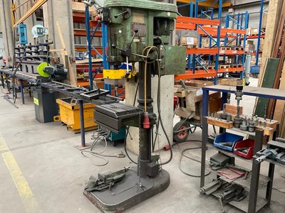 1992 Promyslovy Kombinat Dacice SV32B Säulenbohrmaschine