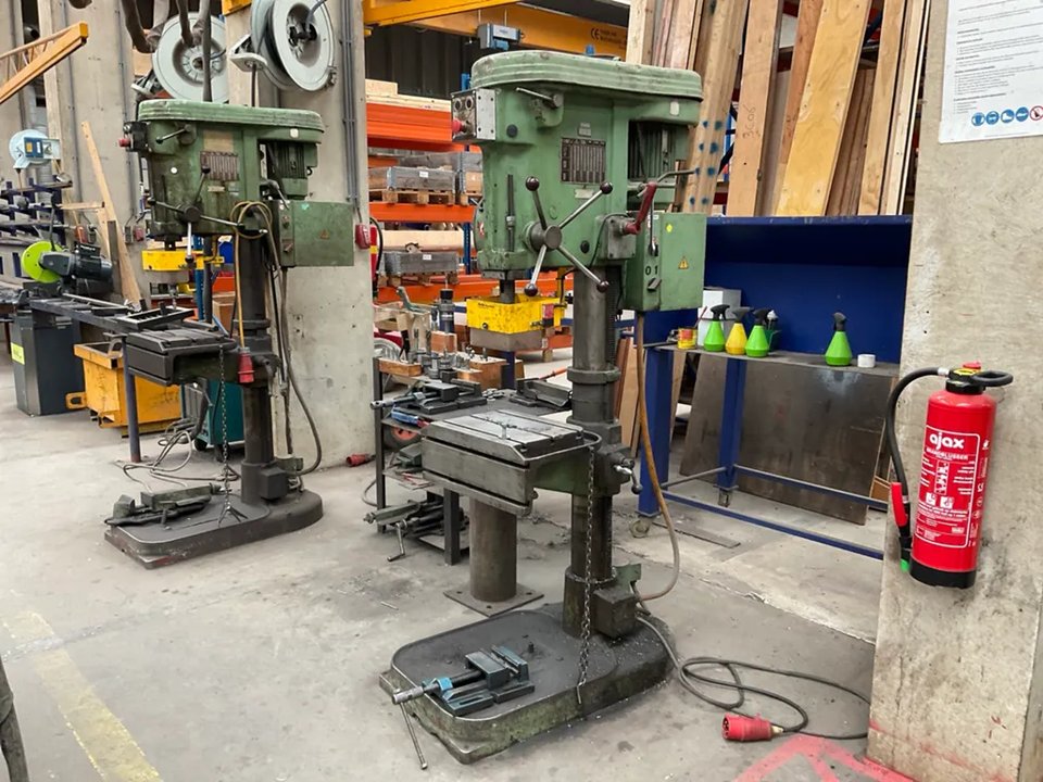 1992 Promyslovy Kombinat Dacice SV32B Säulenbohrmaschine