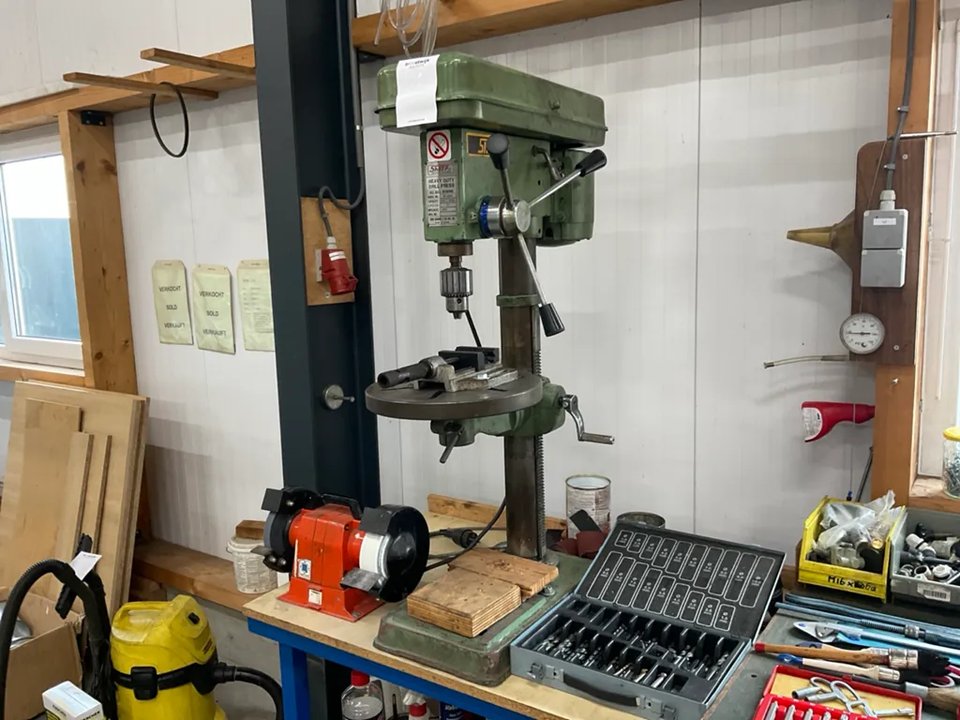 1984 Sharp SE-330B Säulenbohrmaschine