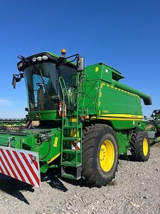 John Deere T560i