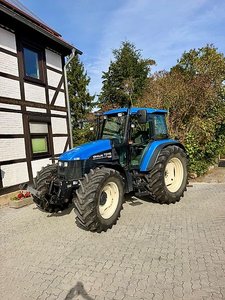 New Holland TS 115 Traktor erst 5855 h . Sehr schöner Zustand
