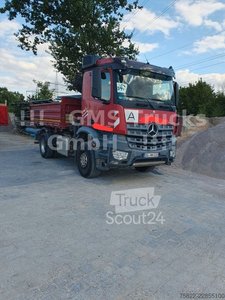 Dreiseitenkipper LKW MERCEDES-BENZ Arocs 1833 / E6 / 13m Palfinger Kran FUNK gebraucht