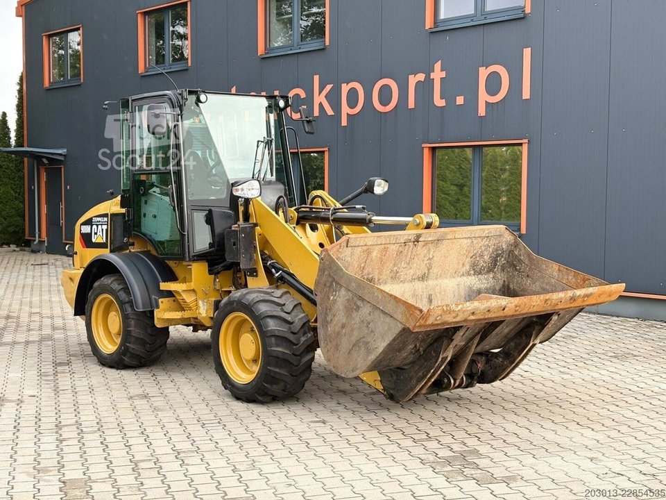 Radlader CATERPILLAR 908M Radlader 6,46 Ton gebraucht