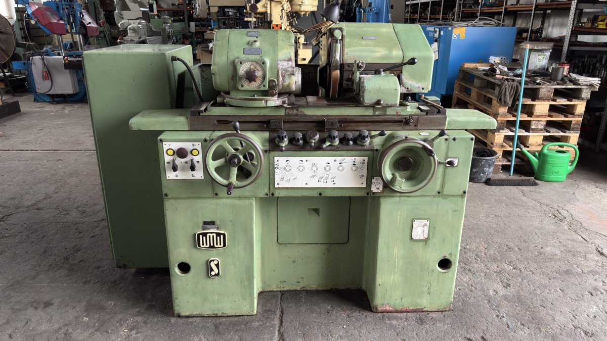 External Cylindrical Grinding Machines VEB WERKZEUGMASCHINEN SU 125 x 200