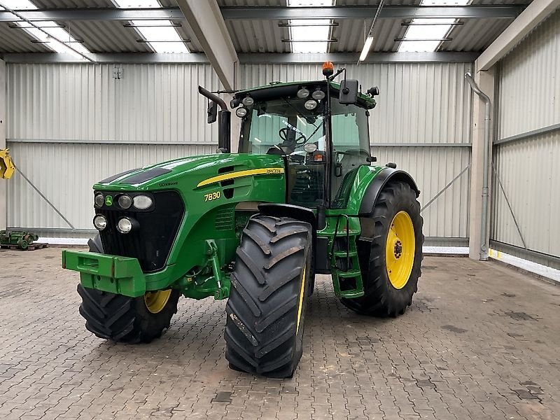 John Deere 7830