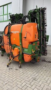 Amazone UF 1501 mit Fronttank