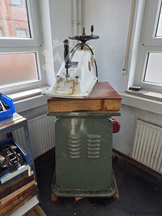 Schön & Cie G.m.b.H. Schwenkarmstanze