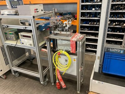 Arbeitsstation inklusive Maschine