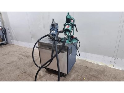 2x industrielle flexible Wellenschleif- und Poliermaschinen
