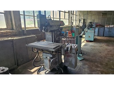 AVIA FOP Universal Werkzeugraumfräsmaschine