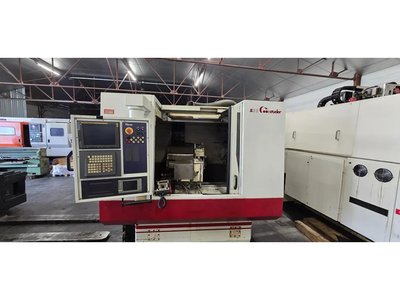 STUDER - S32 – Universelle CNC-Zylinderschleifmaschine mit hydrostatischen Führungen, drehbarem Kopf und FANUC-Numerisch
