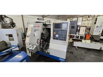 DOOSAN INFRACORE CO., LTD. - 2007 - LYNX 220A - 2-achsige CNC-CNC-Drehbank (X und Z) mit Werkzeugrevolbe