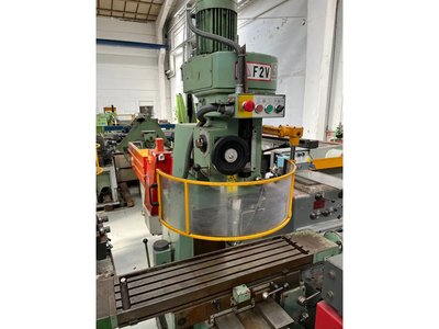 TOS - F2V - Universelle Fräsmaschine