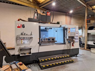2023 Haas VM-6 CNC Universal-Maschinenzentrum