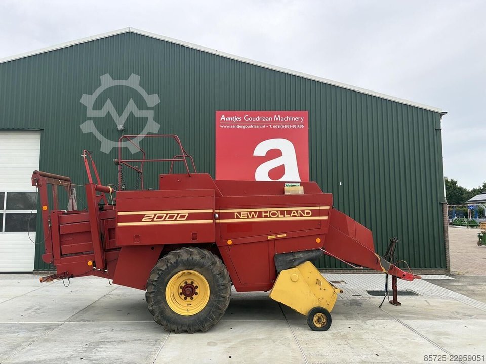 New Holland D2000