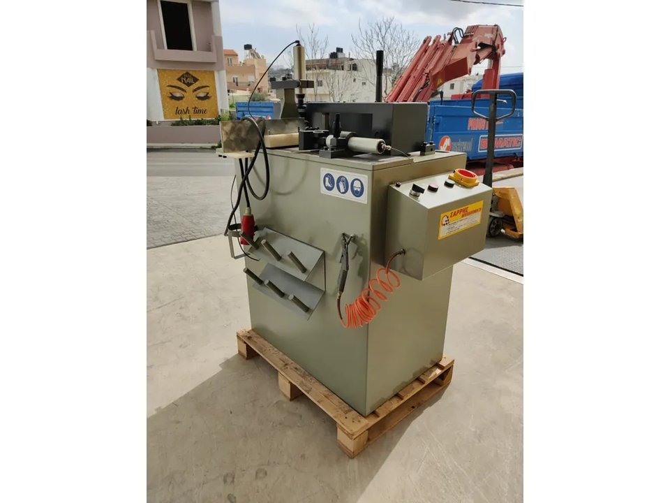 Hermis - NR - Schlussfräsmaschine für Aluminiumprofile