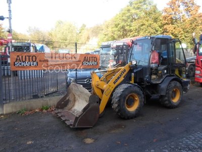 KOMATSU WA 70 M-8 E0 gebraucht
