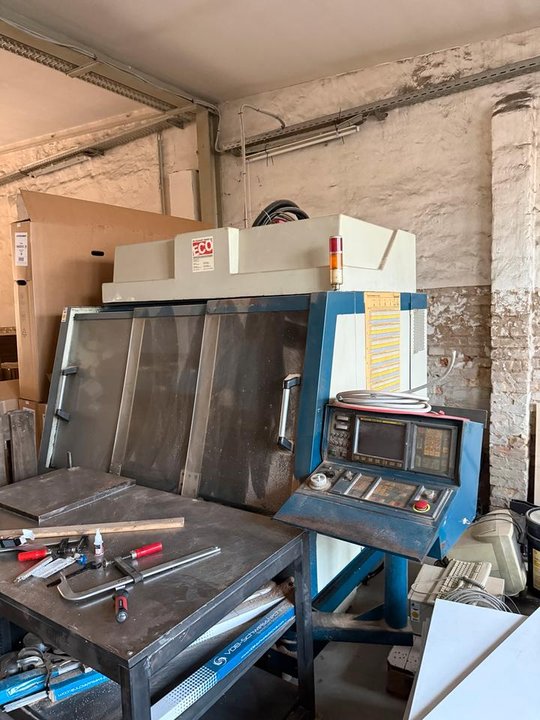 Leadwell MCV-OP CNC frézovací stroj