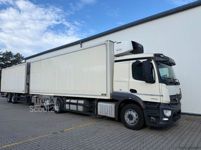 MERCEDES-BENZ 2540 LL 6x2/4 Kühlkoffer 8.2m LBW 2,5t  Carrier gebraucht
