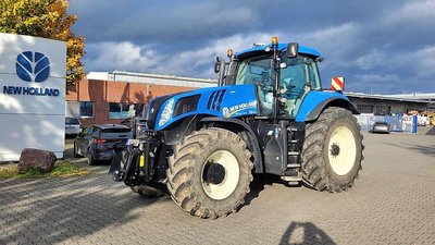New Holland T8.300 AutoCommand mit Lenksystem